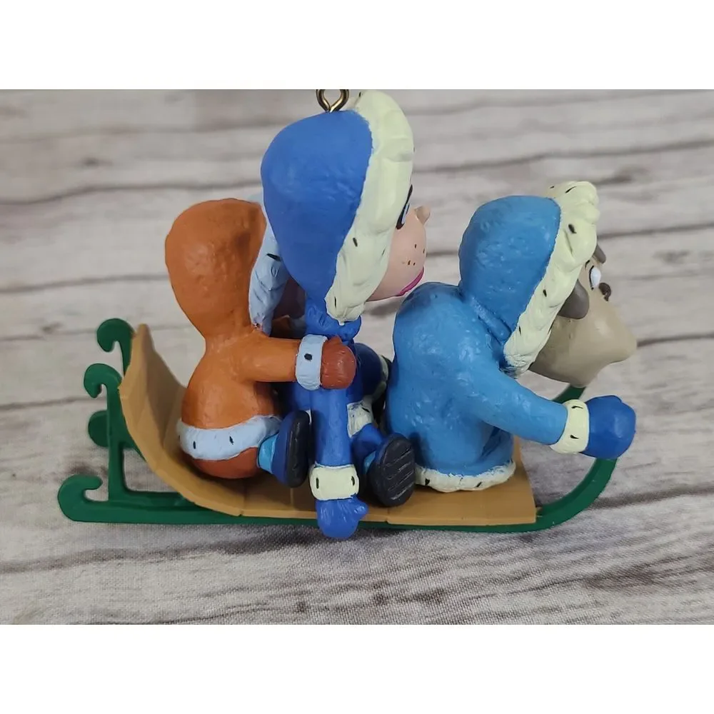 Hallmark Keepsake Ornament The Wild Thornberrys Eliza‎ Darwin and Donnie 2002